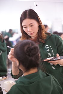 自学 当学徒都不太好,那么怎么样才能学好化妆呢