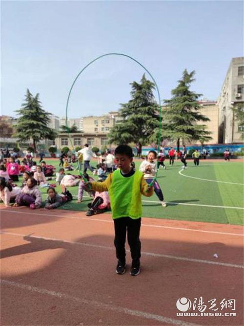 西安市长安区实验小学举行一年级跳绳挑战赛