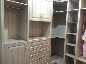 定制衣柜用什么板材好 衣柜用实木多层板好还是实木颗粒板好 