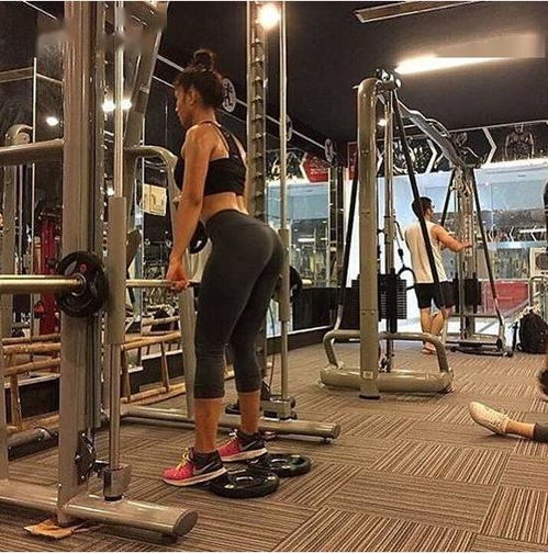 越南女生健身痴迷深蹲,体脂率18 ,嫁人只要肌肉男
