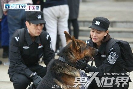 警花与警犬天狼跟谁了在第几集死的结局是怎么死的