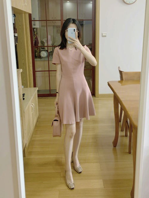 OOTD 谁说职场不能粉嫩嫩 粉色通勤优雅穿搭 