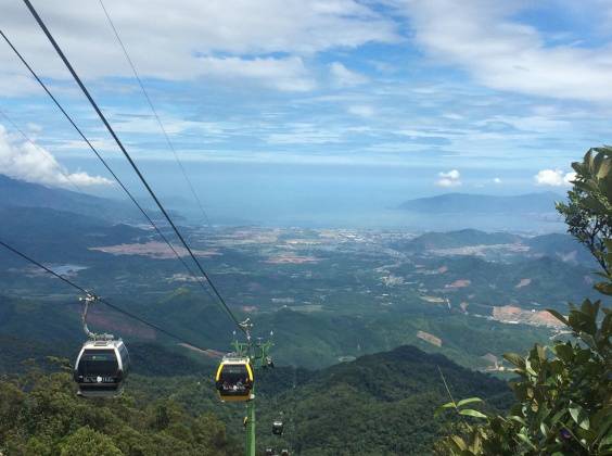 博格达免费停车场,乌鲁木齐旅游景点攻略