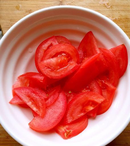 六月,番茄放冰箱冷藏,坏的更快 行家用这一招,放几个月也新鲜 食用 