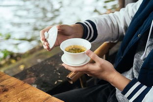 早上起来喝茶的好处与坏处(早上起来喝茶的好处与坏处是什么)