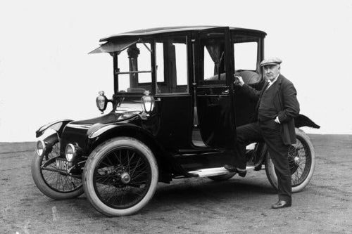 比内燃机汽车诞生早,你知道世界上最早的纯电动车都有谁吗