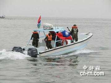 中国评论新闻 马英九搭木船游河 台赠巡逻艇命名台北号 