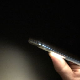 iphone6屏幕一侧裂开了,漏光 之前屏幕碎过,换过屏 