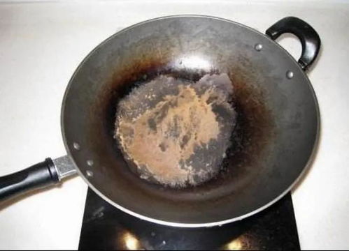 科普 家庭锅具怎么选 这些铁锅 不粘锅的危害你知道吗