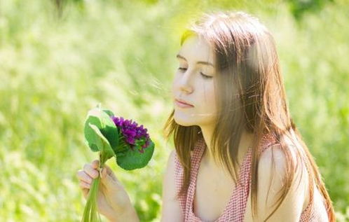 女人到了老年,一定要花心