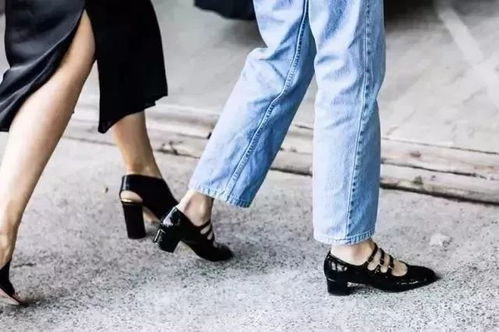 别再穿细高跟和平底鞋了,2018夏天超受欢迎的是粗跟鞋 