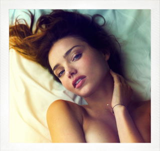 组图 超模米兰达 可儿全裸写真秀身段 