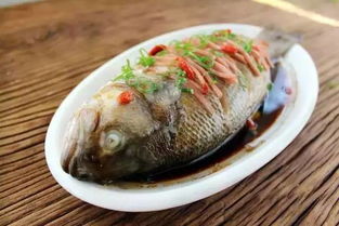 清蒸鲈鱼的家常做法,比红烧更加的鲜嫩,美味,简单 