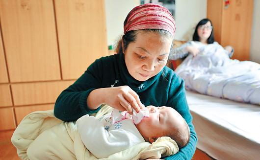 生完孩子后,为啥不能回娘家坐月子 父母坚持的风俗,有科学道理