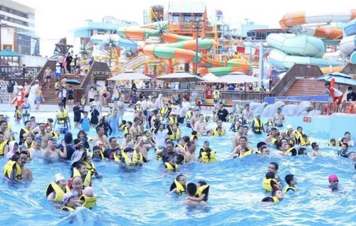 海滩Fun乐缤纷度假 金沙湾国际乐园迎来开业首波高峰 