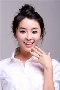 感觉她很像的一个韩国女演员叫什么呀 左眼下中间有颗泪痣 