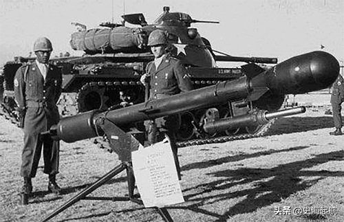 冷战时高科技武器照片 图1是B2隐身轰炸机,图4是核动力坦克
