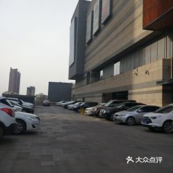 深圳龙华哪里可以免费长期停车(金田广场免费停车场怎么样)