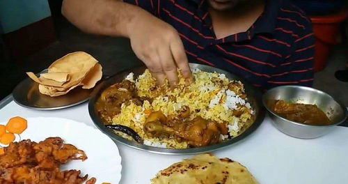 印度人为什么喜欢用手抓饭,而不用餐具 网友 吃火锅怎么办