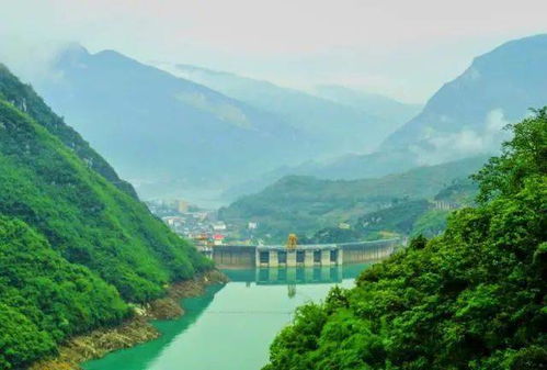 武隆区一个镇,地处乌江 芙蓉江交汇,在古代曾是县城