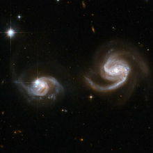 美国宇航局公开59张星系相撞照片庆祝哈勃升空18年 