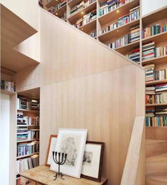 loft楼梯墙面新设计,打一排柜子,放几层书,像个小型家庭图书馆