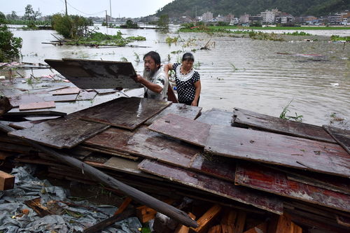 超强台风 利奇马 登陆浙江 多地掀起狂风暴雨 