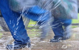 苍穹之下 雨雾中,他们守望湛蓝天空 