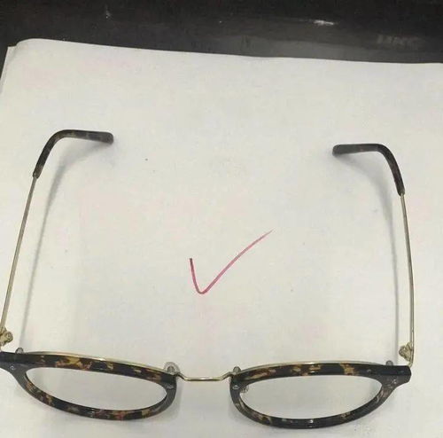 你的眼镜架变形了吗 一高一低翘起来 问题很严重 快进来自测一下 看了就懂系列