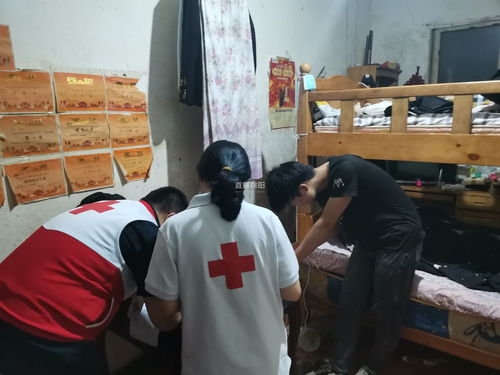 心疼 先后为父母完成遗体捐赠 刚成年的男孩要坚强