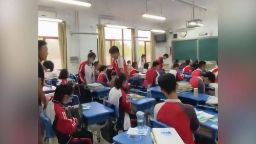 你们是我带过最好的一届 学霸班62人参加高考 59人分数超600分 