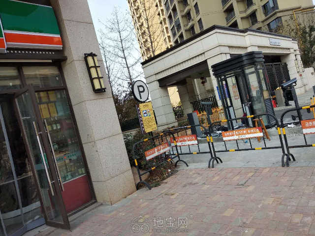 三千户小区门口第一间店面出租