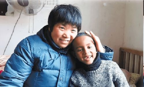 故事 黑人弃儿被浙江奶奶收养11年,长大后自认是中国人