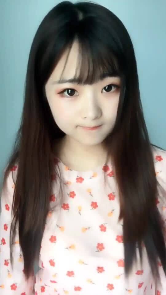 零零后小女孩都这么漂亮嘛 