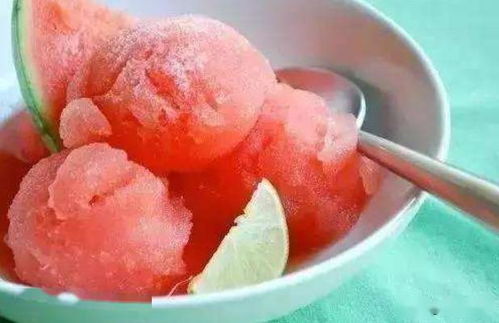 夏天想吃冰激凌不用买,教你最最简单的方法,热量还不到一只梨