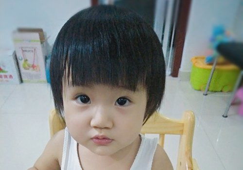 一岁半的女宝宝一般都剪什么发型图片 儿童发型如何做短发还能扎起来