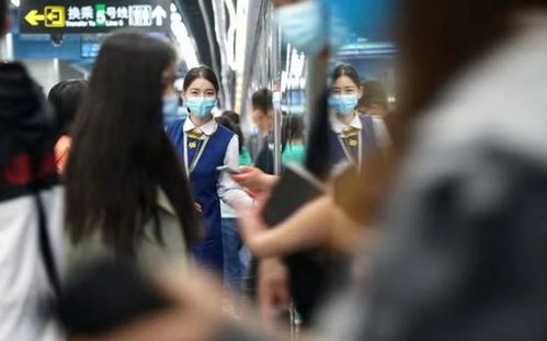 无需再摘口罩刷脸乘车 7月2日起,郑州地铁开启戴口罩刷脸识别功能 