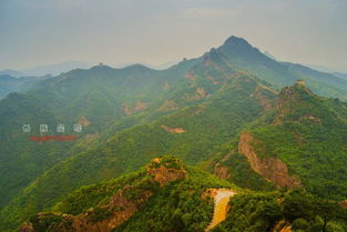 清晨的锥子山长城