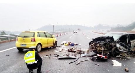 女子和奸夫车祸身亡,丈夫抚养了她的私生子,发现身份不一般