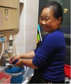 一位普通的上海保洁阿姨 月入过万,保持零差评纪录