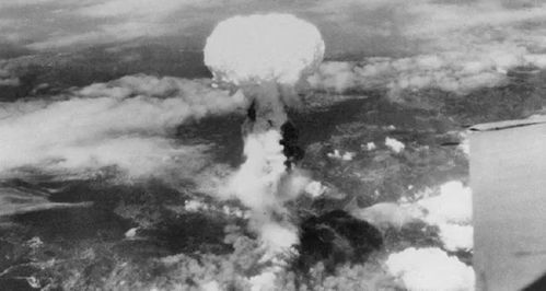 中国第一颗原子弹研制成功时,世界都是什么反应 
