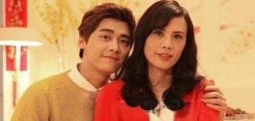 李易峰父母年轻的照片,妈妈像混血 网友 一家三口都可以出道了