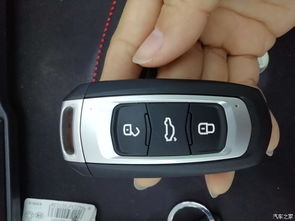 女司机靠自己 换车钥匙电池教程