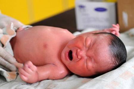 新生儿黄疸洗什么能退,新生儿黄胆吃什么能退？