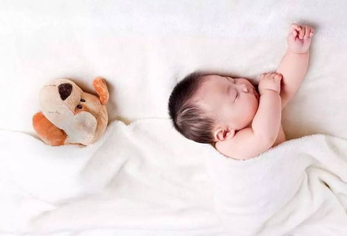 月子宝宝哭闹睡不着,推荐5种方法简单又有效