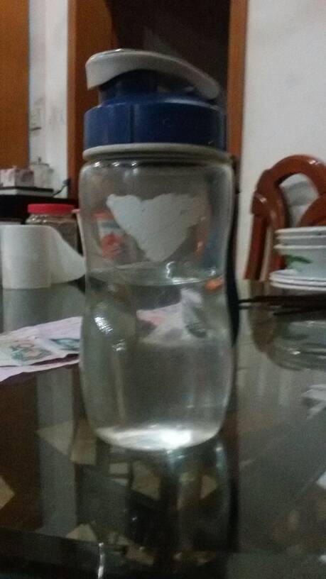 用了五年的塑胶水瓶还在用 对身体好吗 有什么危害 