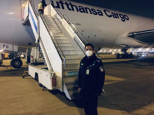 上海机场边检设置防疫专窗 确保航班与人员快速通关 