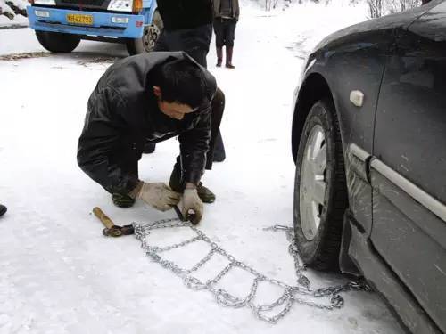 车辆冬季不建议用遮雪挡