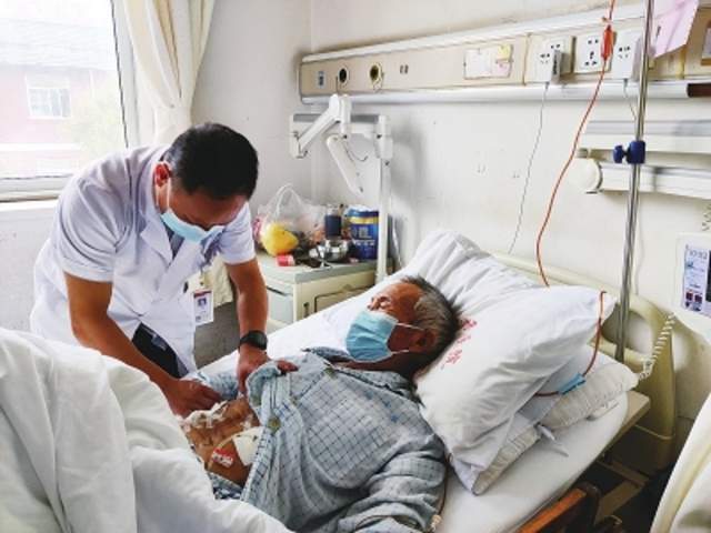 苏州高新区人民医院赴陕支医志愿者成功开展巨大卵巢囊肿微创切除术