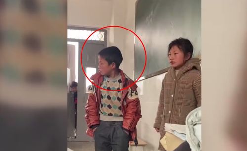 一男一女小学生吵架被训,男孩表情亮了,网友 婚后男人的无奈